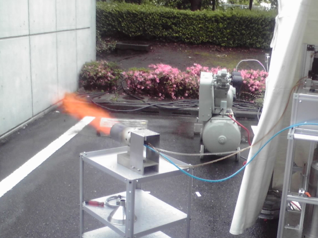 WEBTEC At Outdoor, Demonstrate the burning process. 
