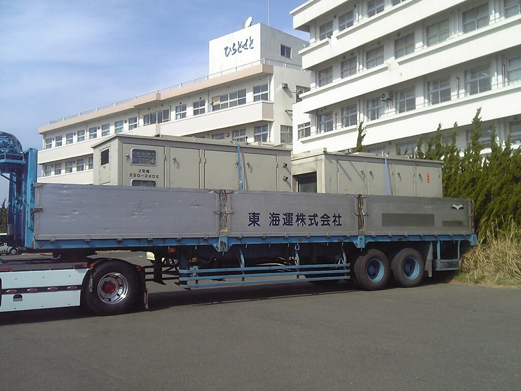 エイコー製 仮設型 移動電源車 ESG240S 600 kVA (300 kVA x 2 set)