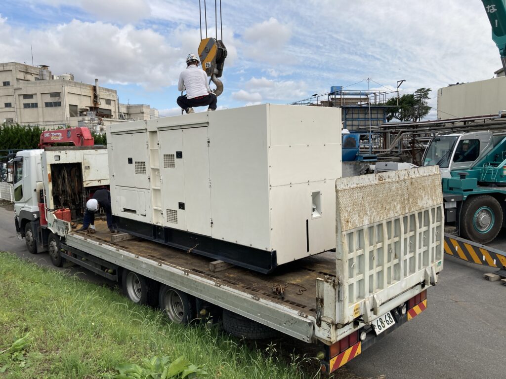 デンヨー製 仮設型 移動電源車 DCA400SSi 400 kVA