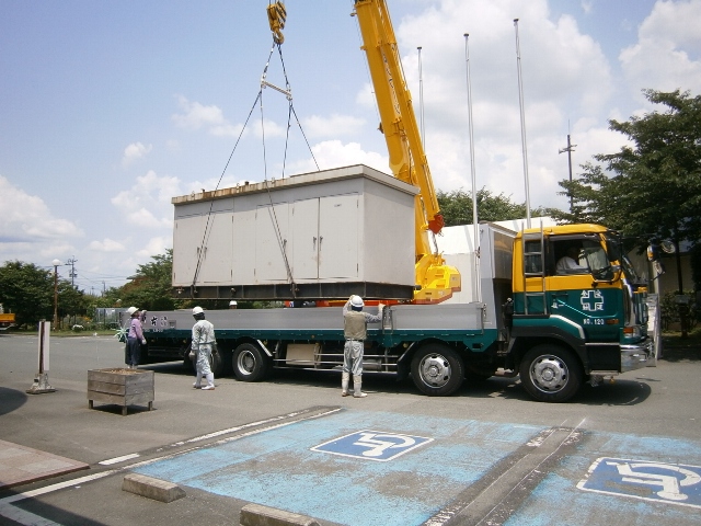 日立製作所製 仮設型 移動電源車 JP400 500 kVA