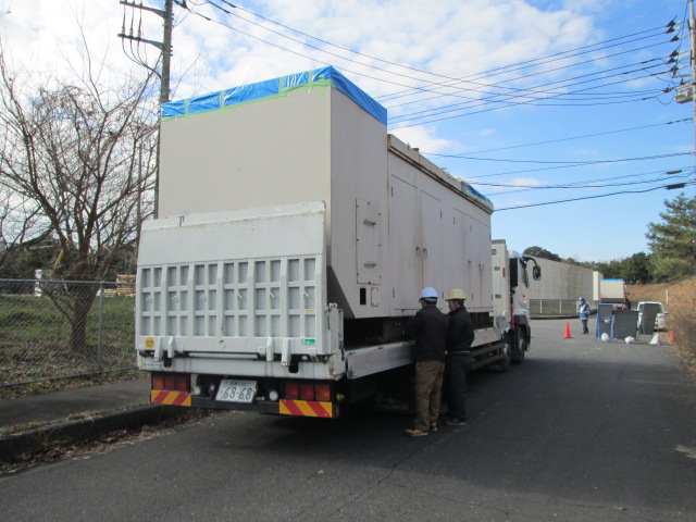 日立製作所製 仮設型 移動電源車 JP500 650 kVA