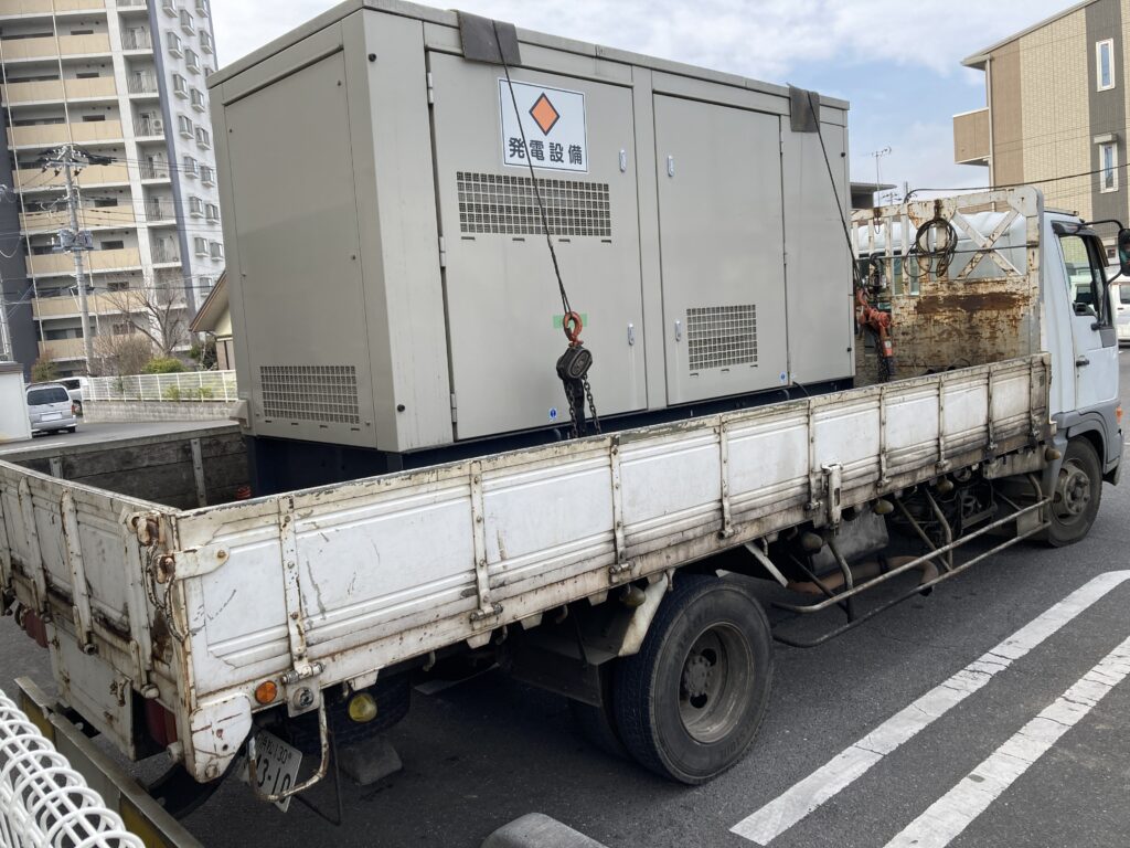 仮設型 移動電源車 東洋電機 50 kVA 100V出力付き へ トランスフォーム 完了です。東洋電機 CTUCSG 2015050-0VA いすゞ Isuzu BI-4HK1XYGD-02 Toyo Denki LX-TM 46AS