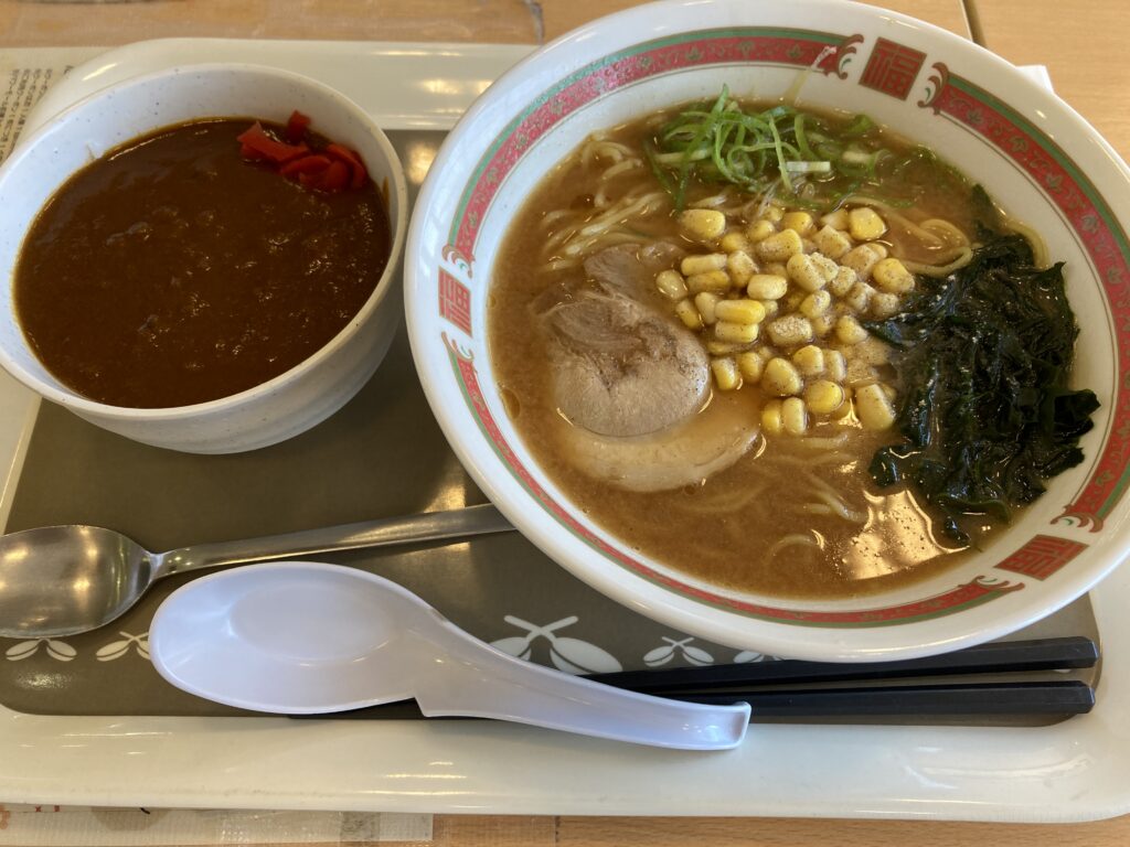 北海道味噌ラーメン 460円 + ミニカレーライス丼 280円 セット (セットなので、-80円引き) カインズキッチン 前橋みなみモール店 Cainz Kitchen