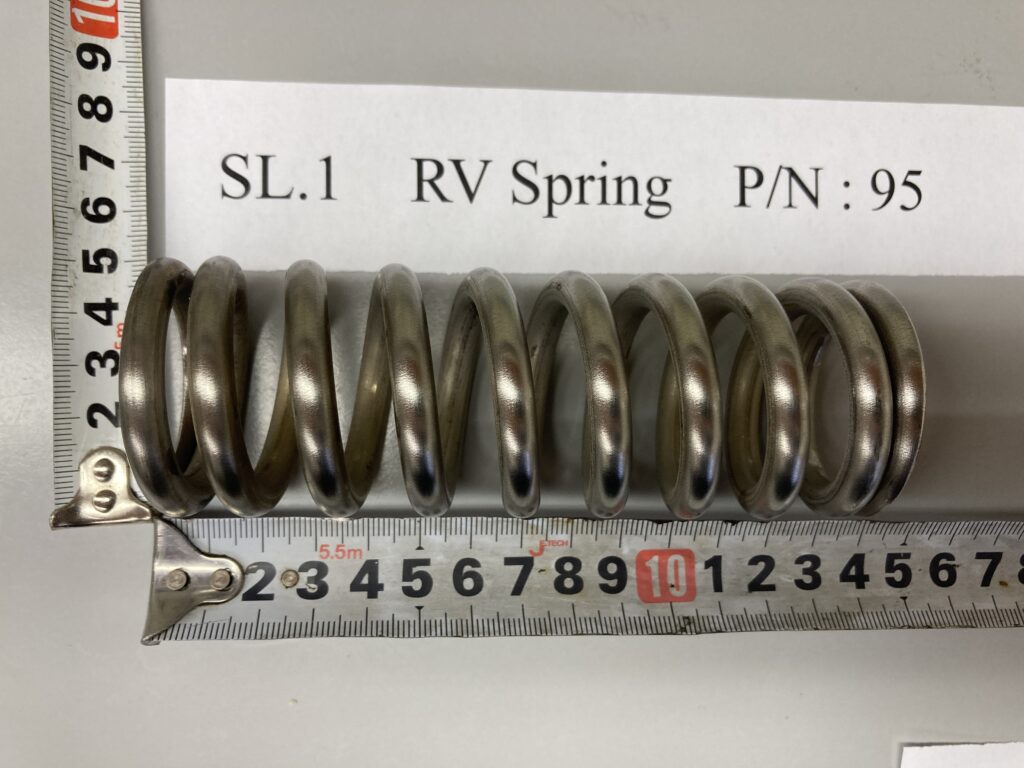 RV スプリング (P/N : 95) は、０．５ｋｇほどあり、とても頑丈なつくりです。RV Spring (95), Gear Pump Model : KSR-20HBSM-100, RV Spring (95), Oil Seal (27), Packing (1A, 2A, 5A, 91A, 92A, 93A), Daito Kogyo