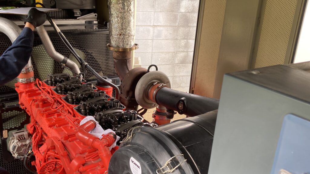 スカニアエンジン DC13-072A のシリンダーヘッド内部です。 Cylinder Head Valve Clearance DC13-072A Scania