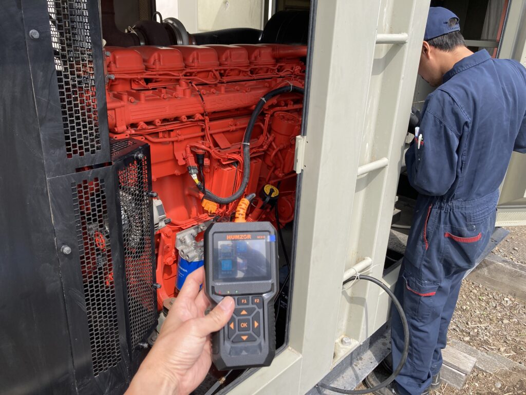 Scania ECU のエラーコードを読み取ります。12V普通乗用車にも適応している優れもの☆ OBD2 Scan Tool Humzor NC610 DC13-072A Scania