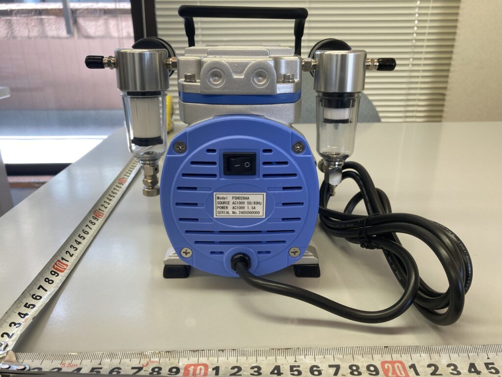 電源スイッチは、ポンプの背面にあります。オイルフリーポンプ, PSH028AA, アドバンテック東洋, Advantec, Toyo Seisakusho Kaisha